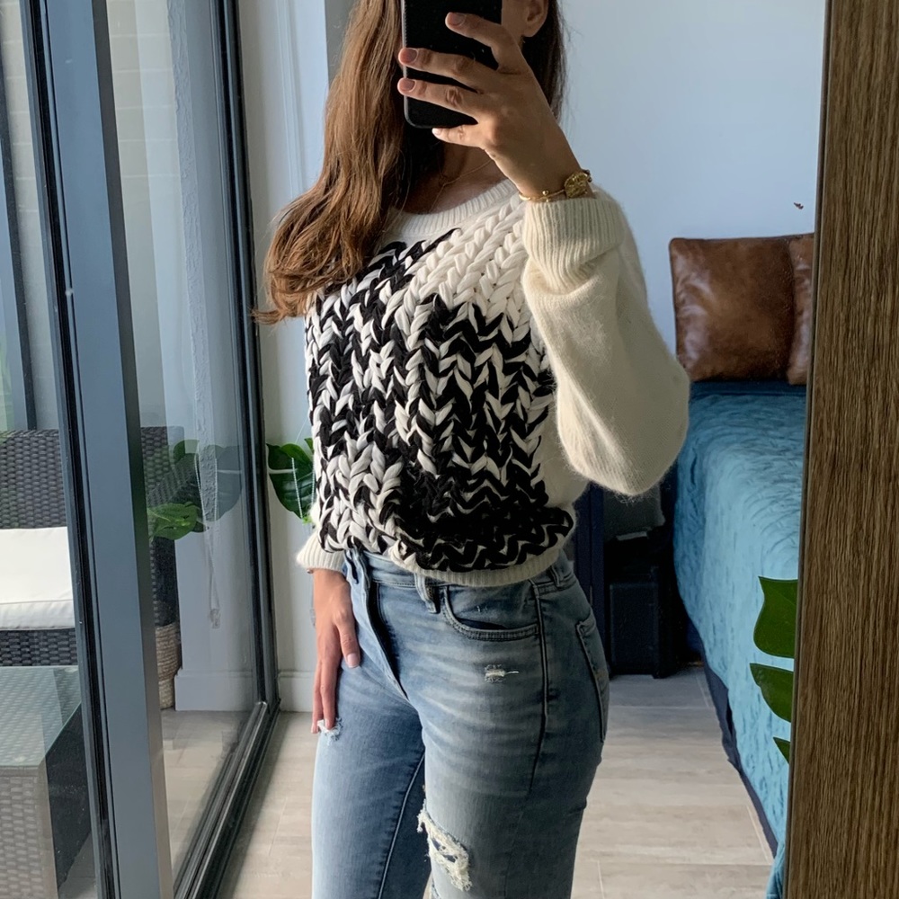 80’s Vintage sweater with details